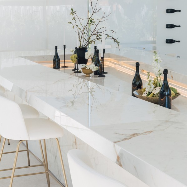 Réalisation n°6 du plan de travail Abu Dhabi White en Ceramique Neolith The Size