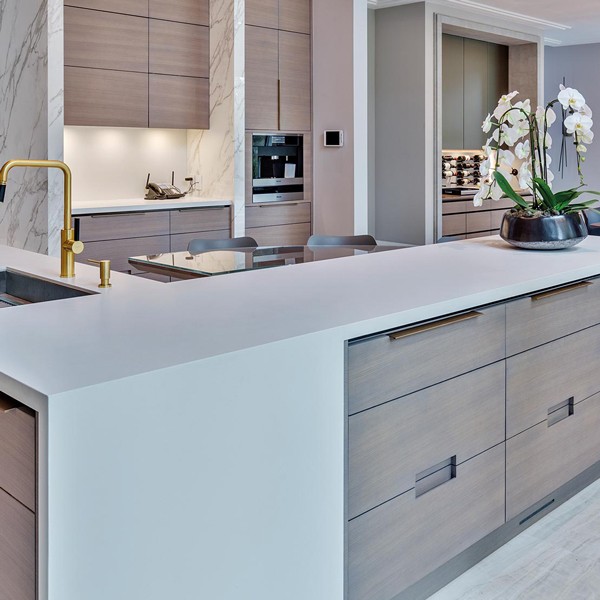 Réalisation n°3 du plan de travail Arctic White en Ceramique Neolith The Size