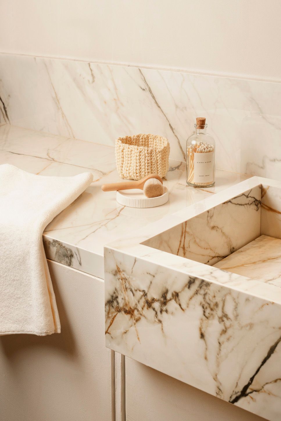 Réalisation n°5 du plan de travail Calacatta Luxe en Ceramique Neolith The Size
