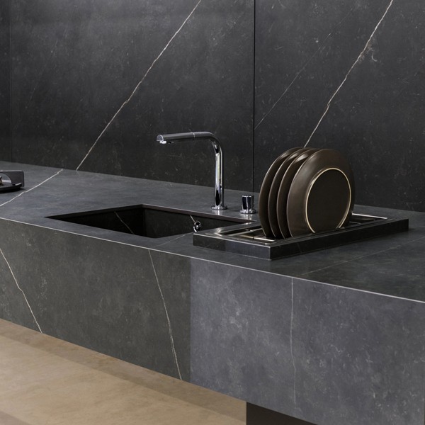 Réalisation n°9 du plan de travail Calatorao en Ceramique Neolith The Size