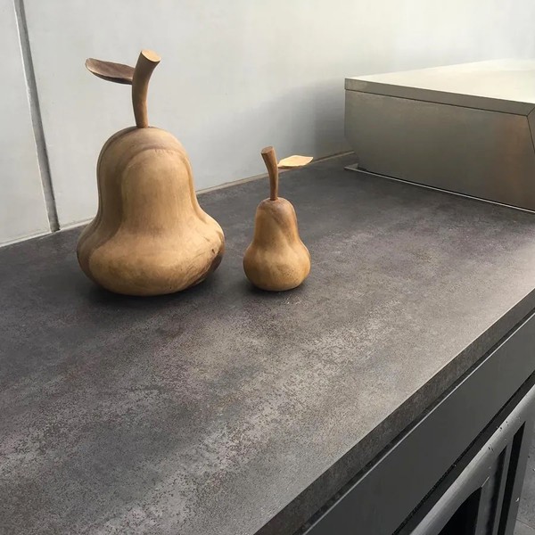 Réalisation n°2 du plan de travail Iron Grey en Ceramique Neolith The Size