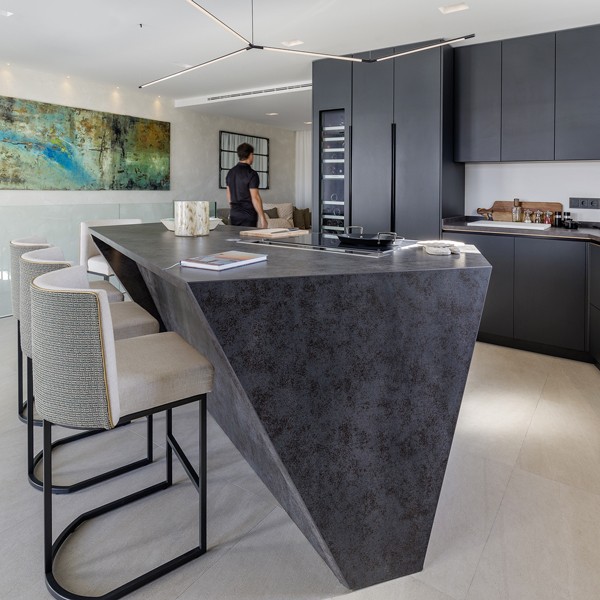 Réalisation n°6 du plan de travail Iron Grey en Ceramique Neolith The Size