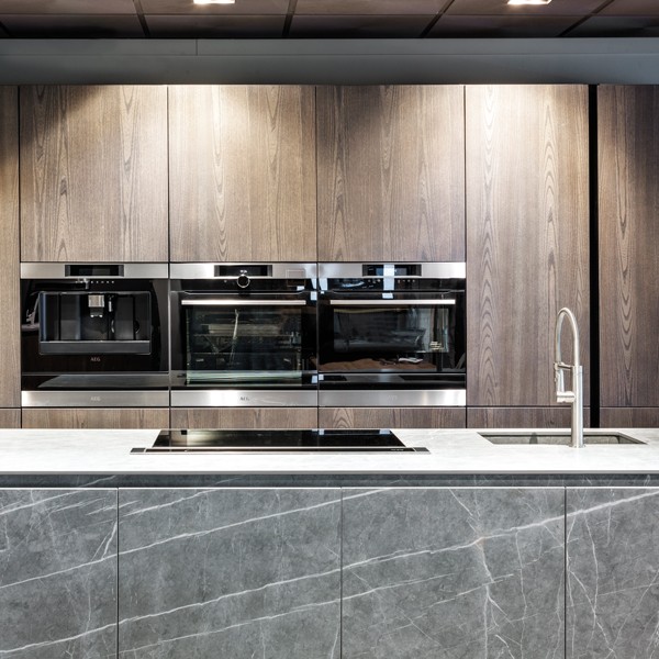 Réalisation n°2 du plan de travail Zaha Stone en Ceramique Neolith The Size