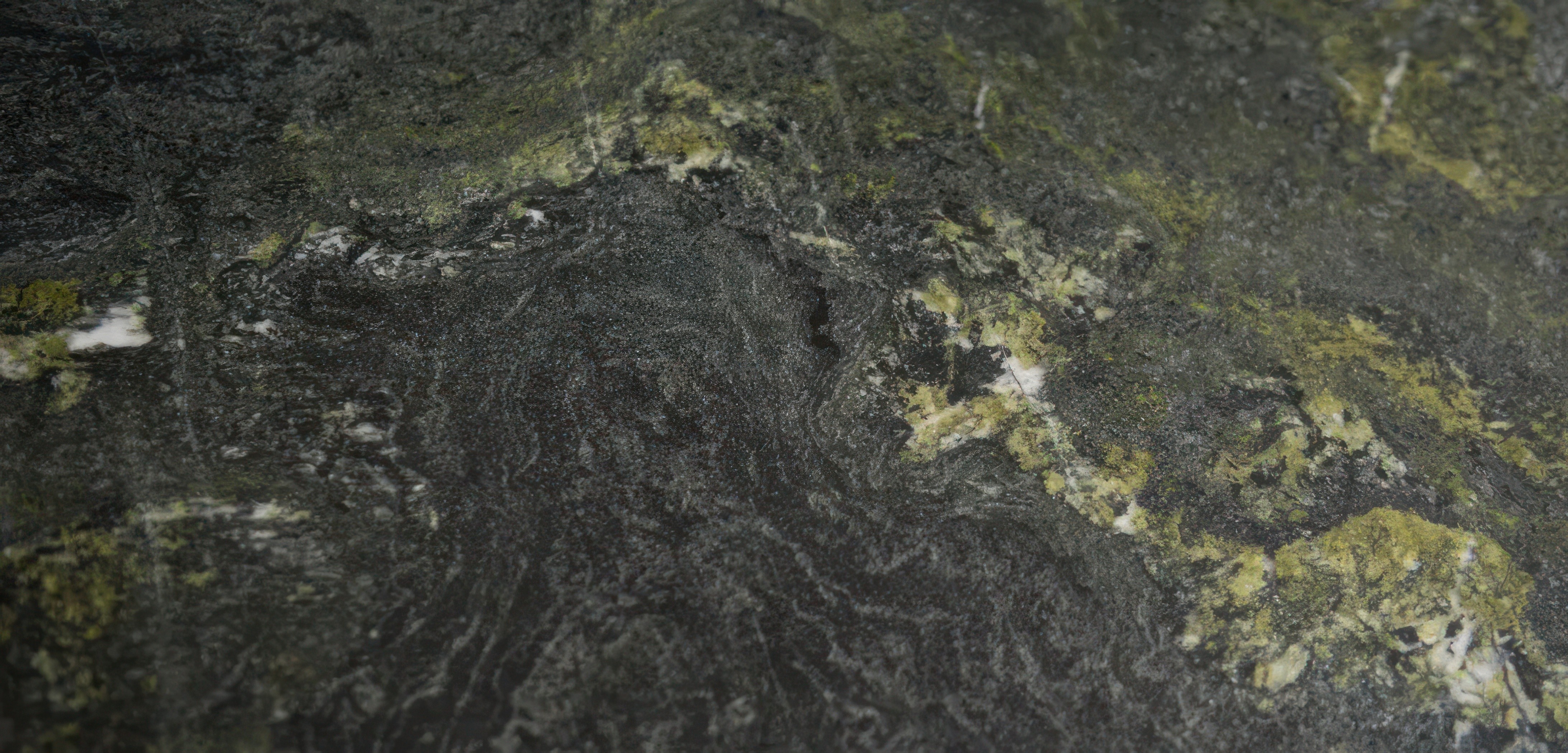 Épaisseur et finition de tranche du coloris Pannonia Grun en Granit
