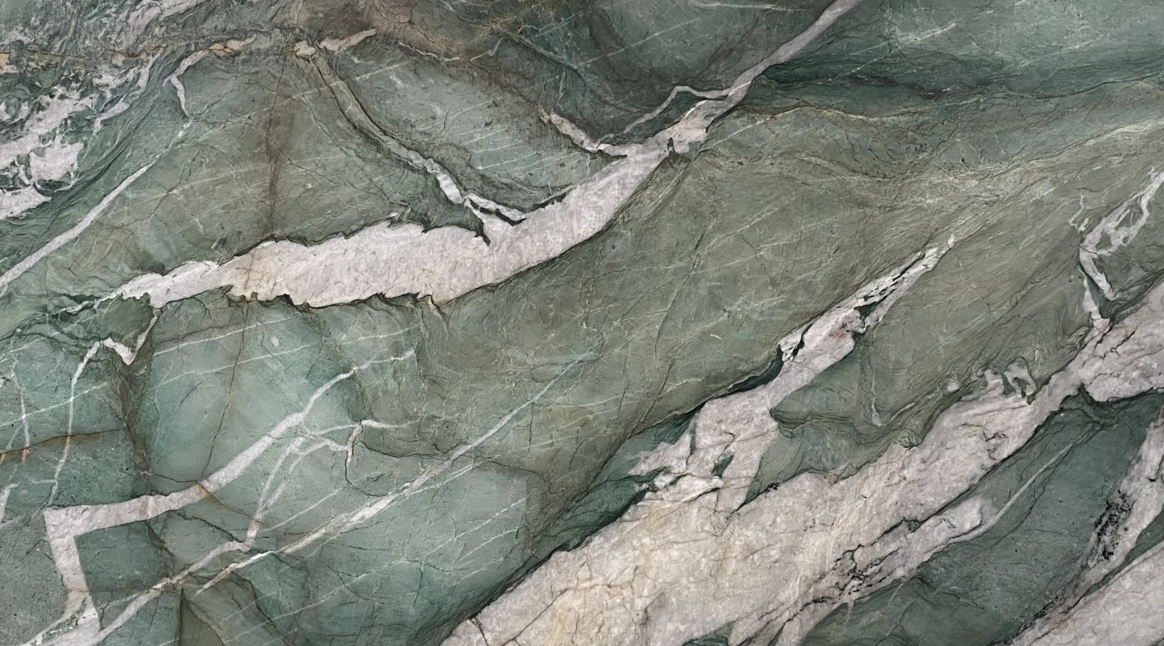 Épaisseur et finition de tranche du coloris Patagonia Green en Quartzite
