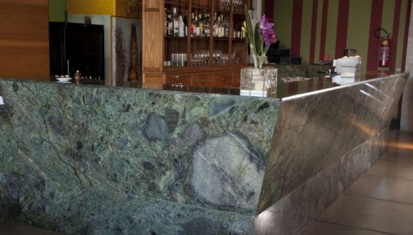 Réalisation n°3 du plan de travail Emerald Green en Quartzite