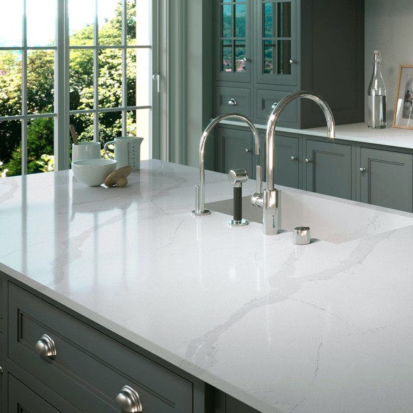 Réalisation n°1 du plan de travail Eternal Calacatta Gold en Quartz Silestone