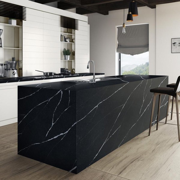 Réalisation n°2 du plan de travail Eternal Marquina en Quartz Silestone