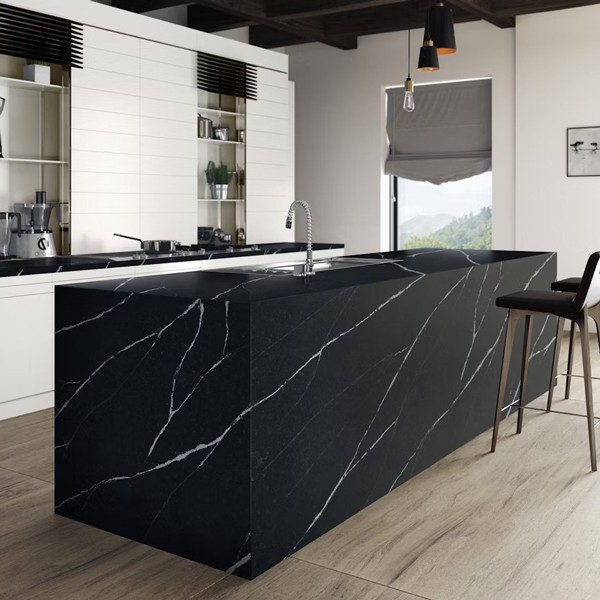 Réalisation n°7 du plan de travail Eternal Marquina en Quartz Silestone