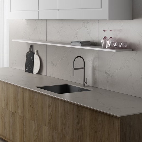 Réalisation n°2 du plan de travail Victorian Silver en Quartz Silestone